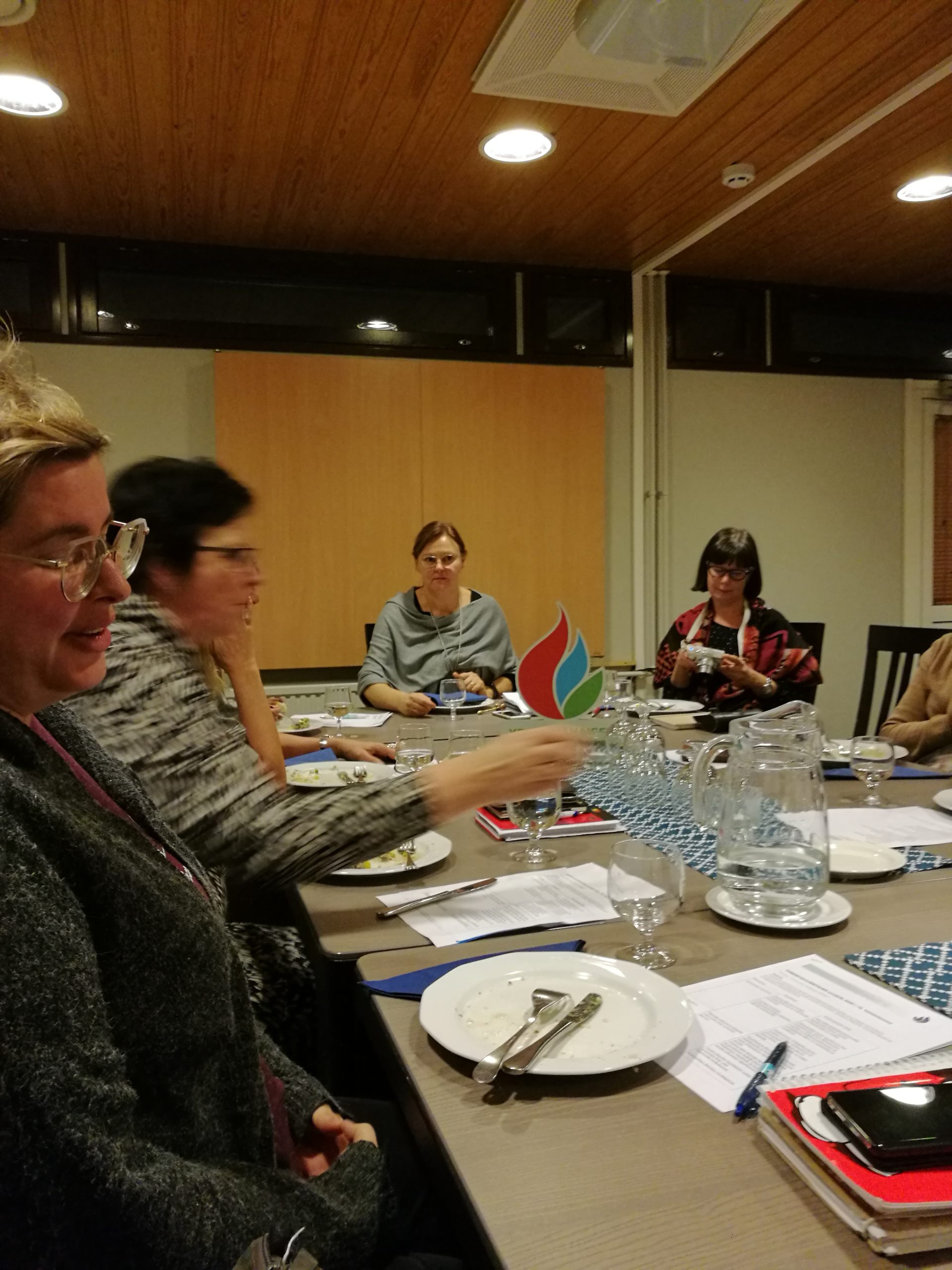 Lounastapaaminen  6.10.2021 klo 12.30 Raatihuoneen Kellarissa